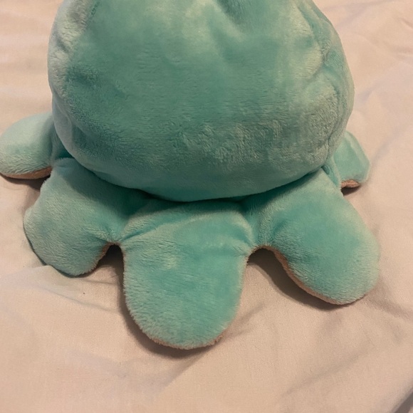 Tan and Green Kawaii Reversible Plush Toy - Picture 3 of 4